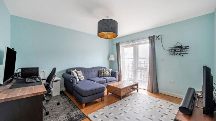 2 Bedroom Flat For Sale In Frederic Street, Walthamstow, E17