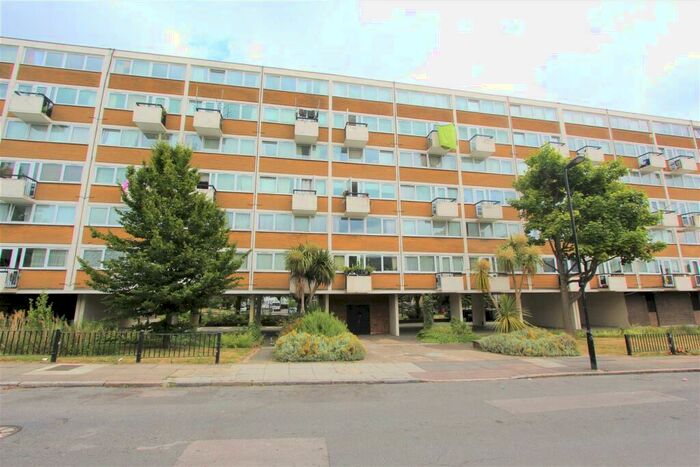 1 Bedroom Flat To Rent In Wat Tyler House, Boyton Road, Hornsey, N8
