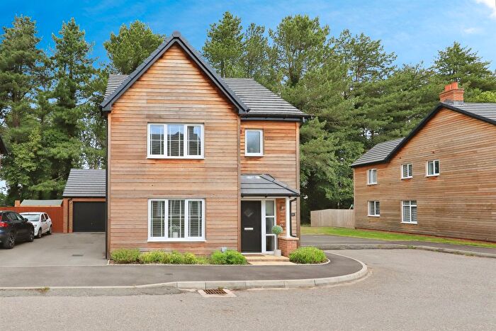 3 Bedroom Detached House For Sale In Red Oak Drive, Lea Castle, Kidderminster, DY10