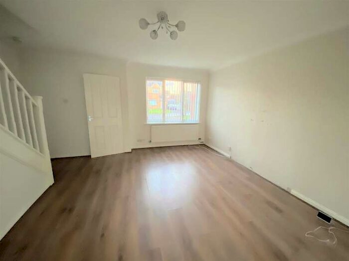 3 Bedroom Semi-Detached House To Rent In Drum Close, Liverpool, L14