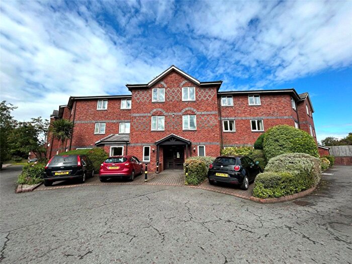2 Bedroom Flat For Sale In Hinderton Road, Neston, Cheshire, CH64