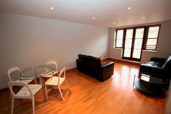 2 Bedroom Apartment To Rent In Kingsley Mews, Wapping Lane, E1W