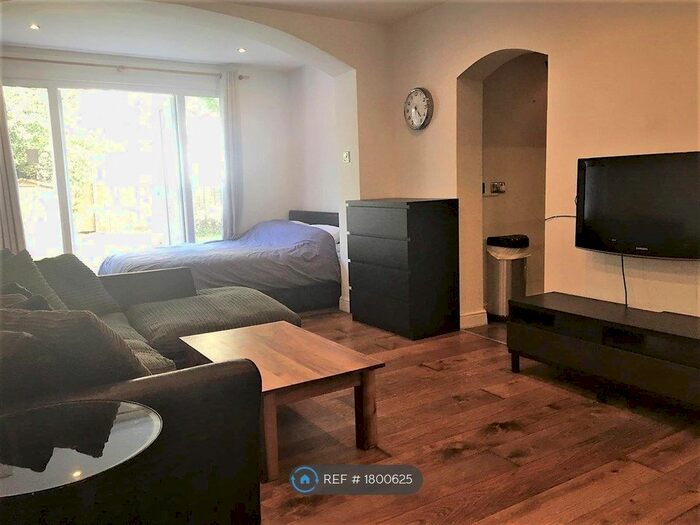 Studio To Rent In London, London, NW3