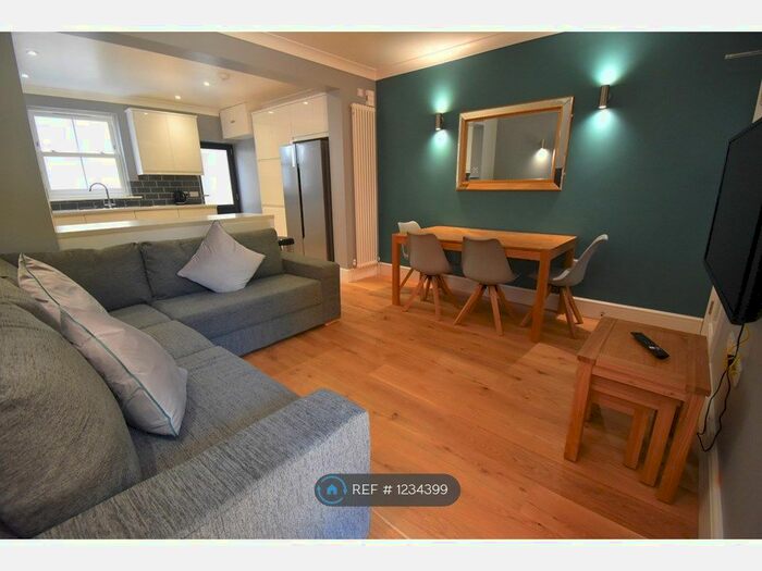 4 Bedroom Terraced House To Rent In Erleigh Road, Reading, RG1