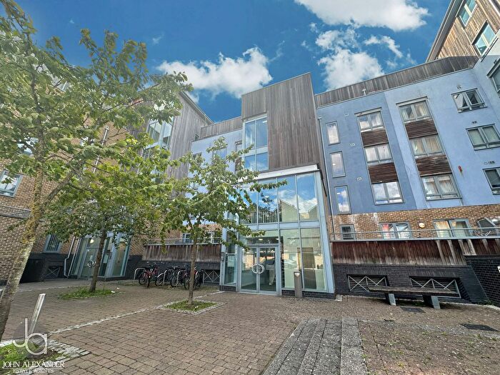 2 Bedroom Flat For Sale In Quayside Drive, Colchester, CO2