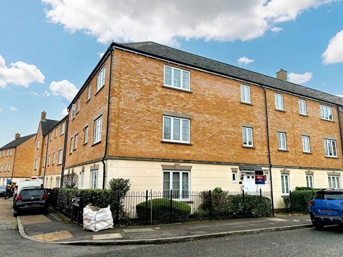 2 Bedroom Apartment To Rent In Harvest Way, Witney, Oxfordshire, OX28
