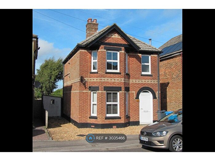 3 Bedroom Detached House To Rent In Croft Road, Poole, BH12