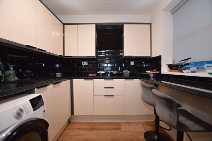 1 Bedroom Flat For Sale In Marlowe Gardens, London, SE9