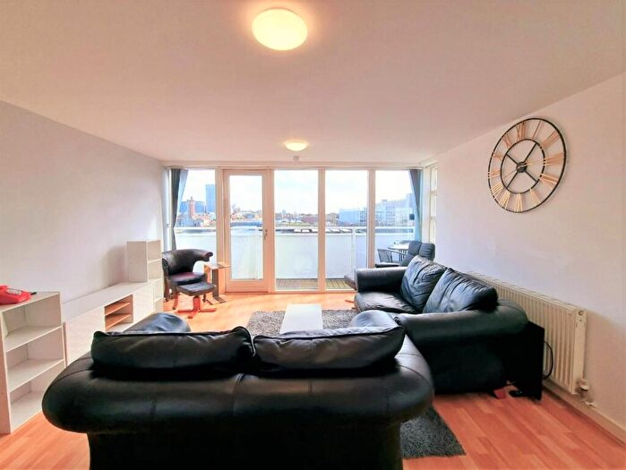 2 Bedroom Apartment To Rent In Royal Quay, Liverpool, L3