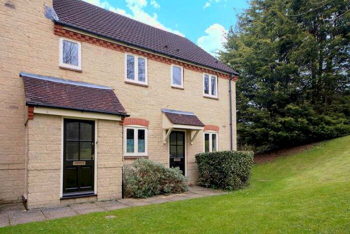 2 Bedroom Apartment To Rent In Kimber Close, Wheatley, OX33