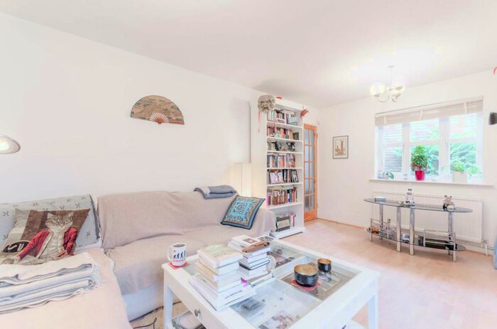 3 Bedroom Detached House To Rent In High Meads Road, Beckton, London, E16