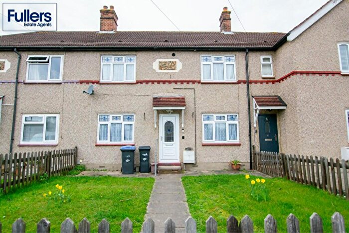 3 Bedroom Terraced House For Sale In Carpenter Gardens, London, N21