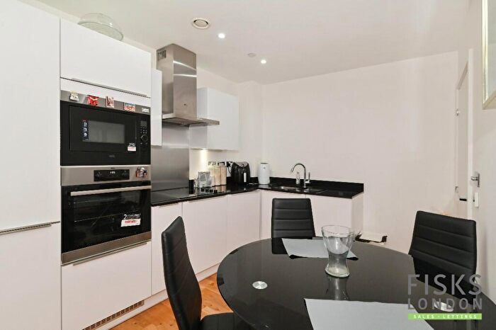 1 Bedroom Flat For Sale In City View Point, Leven Road, London, E14