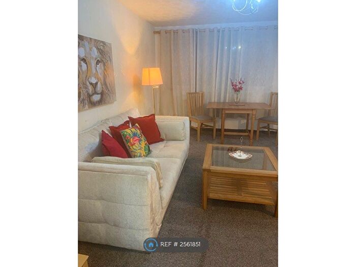 2 Bedroom Flat To Rent In Kelvindale, Glasgow, G12