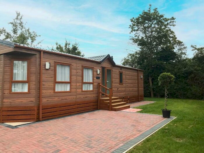2 Bedroom Lodge For Sale In Blyton, Gainsborough, DN21