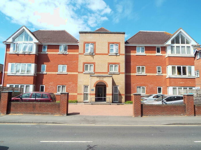 1 Bedroom Apartment To Rent In Maddalena House, Hill Lane, SO15