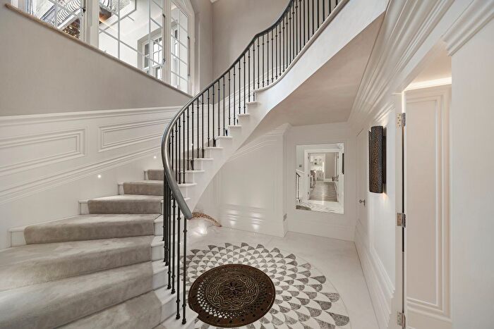 5 Bedroom Town House For Sale In Lowndes Place, London, SW1X - Photo 9