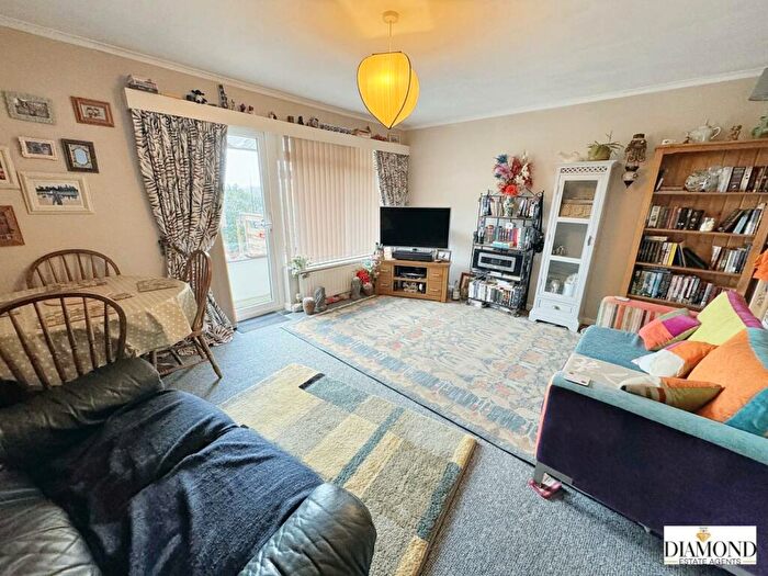 2 Bedroom Semi-Detached Bungalow For Sale In Bampfylde Close, Tiverton, EX16