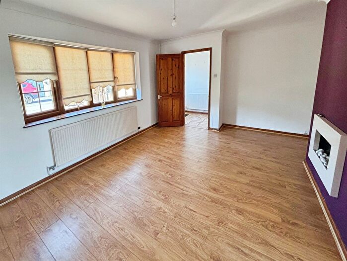 3 Bedroom Detached House For Sale In Lewis Avenue, Bridgend, CF31