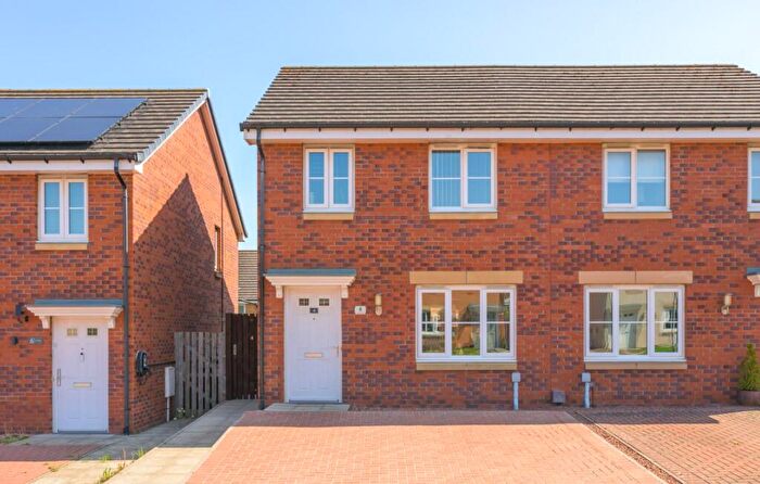3 Bedroom Semi-Detached House For Sale In Skua Drive, Dalgety Bay, KY11