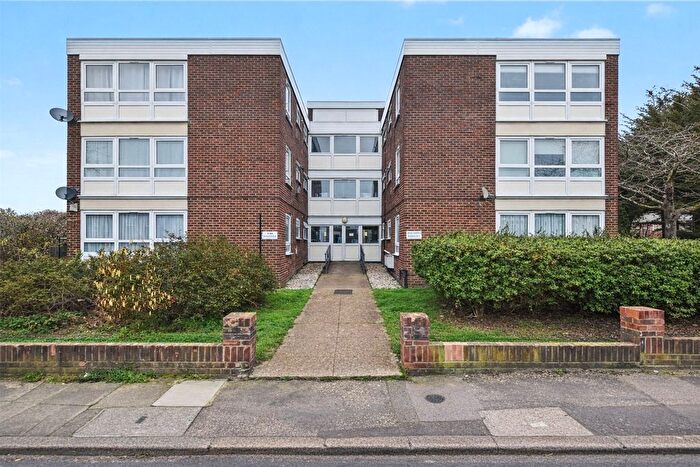2 Bedroom Flat For Sale In Green Vale, Bexleyheath, DA6