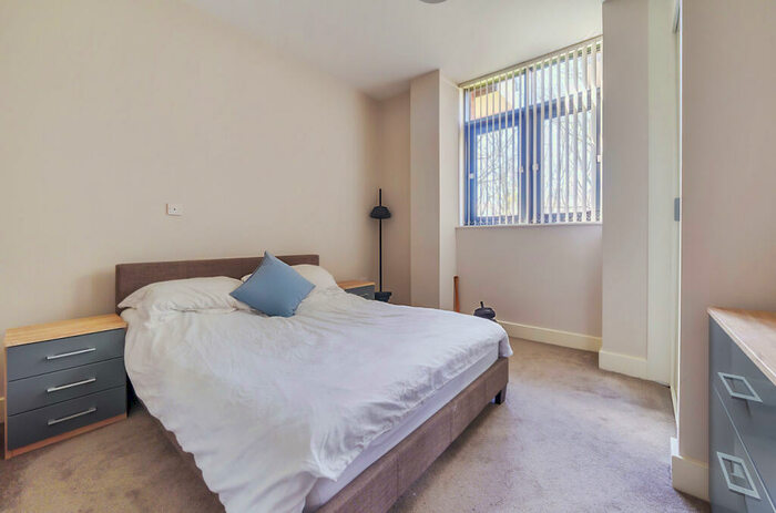 1 Bedroom Flat For Sale In Dawsons Square, Pudsey, West Yorkshire, Uk, LS28