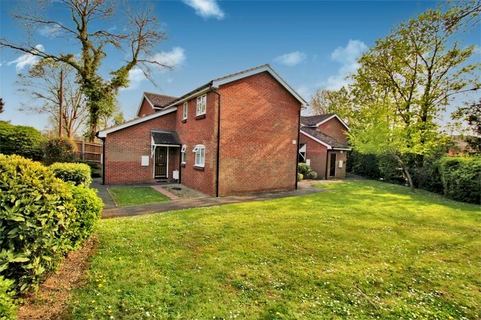 1 Bedroom Flat To Rent In Huxley Close, Uxbridge, Greater London, UB8