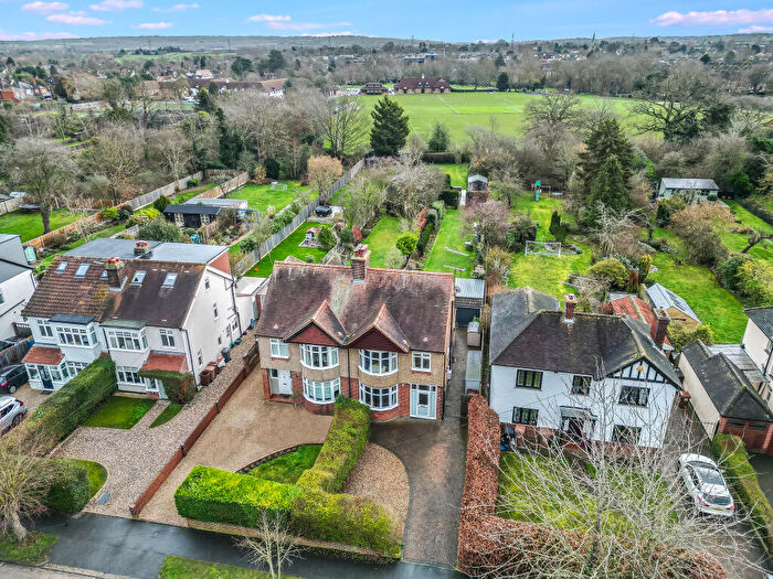 3 Bedroom Semi-Detached House For Sale In Chelmerton Avenue, Great Baddow, Chelmsford, CM2