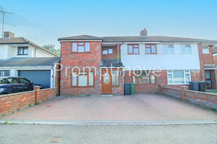 6 Bedroom Property To Rent In Swasedale Road, Luton, LU3
