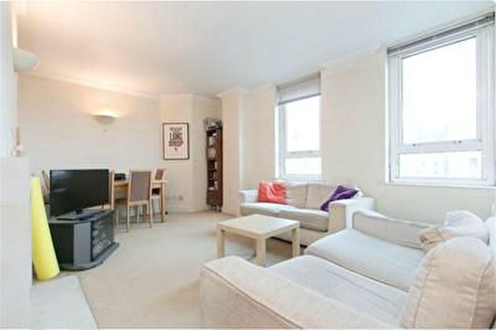 2 Bedroom Flat To Rent In Lanark Square, London, E14