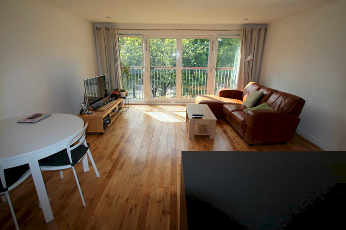 2 Bedroom Apartment To Rent In Great Dove Hill, Merchant City, G1