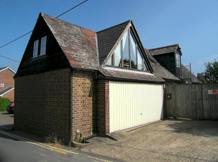 1 Bedroom Studio To Rent In Charlton Street, Steyning, West Sussex BN44