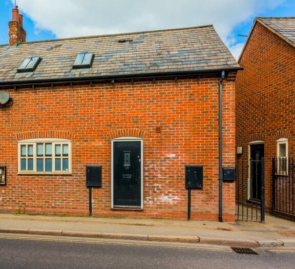 1 Bedroom Apartment To Rent In Stratford Road, Buckingham, MK18