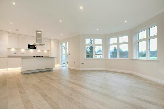 2 Bedroom Flat To Rent In Bath Road, Taplow, Maidenhead, SL6