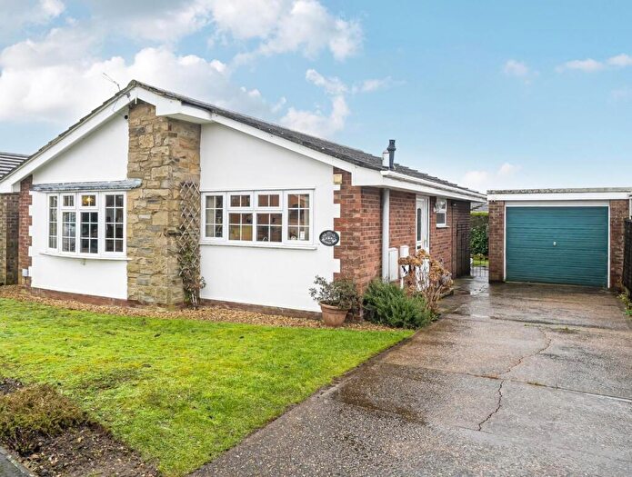 2 Bedroom Detached Bungalow For Sale In Roman Way, Horncastle, Lincs, LN9