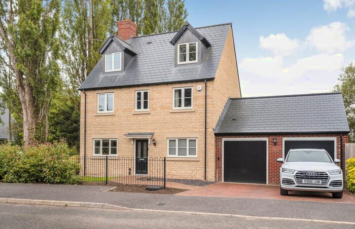 4 Bedroom Detached House To Rent In Spring Meadow, Witney OX28