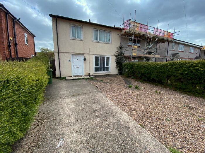 3 Bedroom Semi-Detached House To Rent In Angerstein Road, Scunthorpe DN17