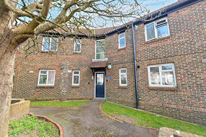 1 Bedroom Flat For Sale In Cavendish House Collingwood Close, Peacehaven, BN10