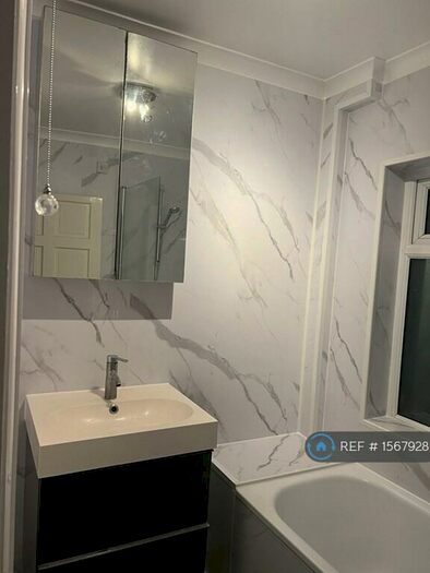 3 Bedroom Semi-Detached House To Rent In Colindeep Lane, Hendon London, NW4