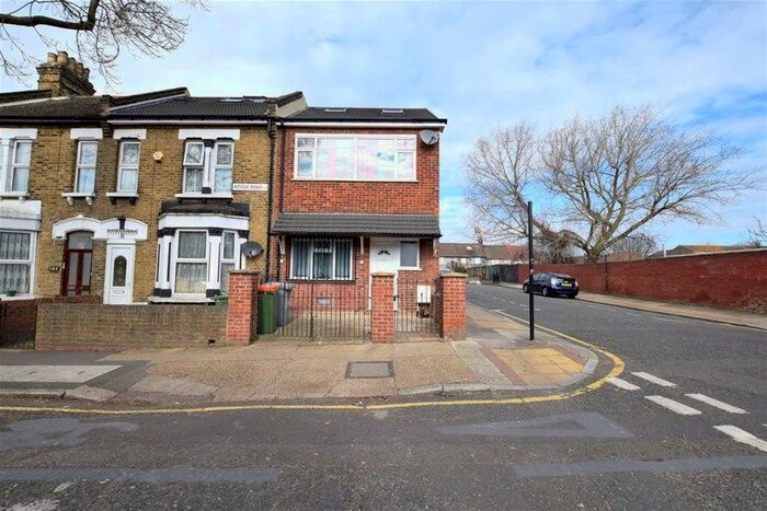 5 Bedroom Terraced House To Rent In Keogh Road, Stratford, E15