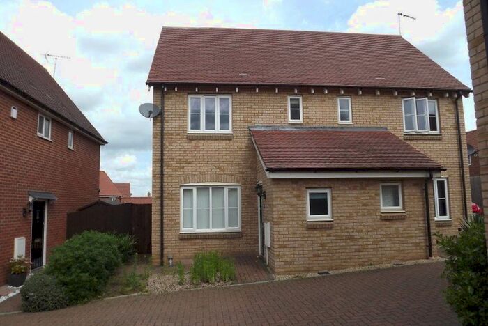 2 Bedroom Property To Rent In Putter Court, Braintree, CM7