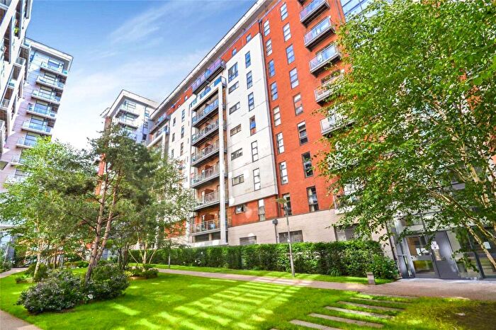 1 Bedroom Flat To Rent In Hornbeam Way, Manchester, Greater Manchester, M4