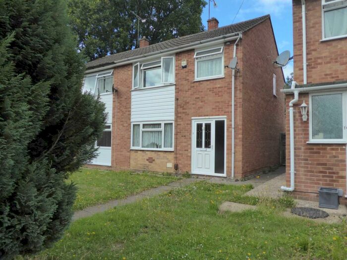 3 Bedroom House To Rent In Lambourne Gardens, Earley, RG6