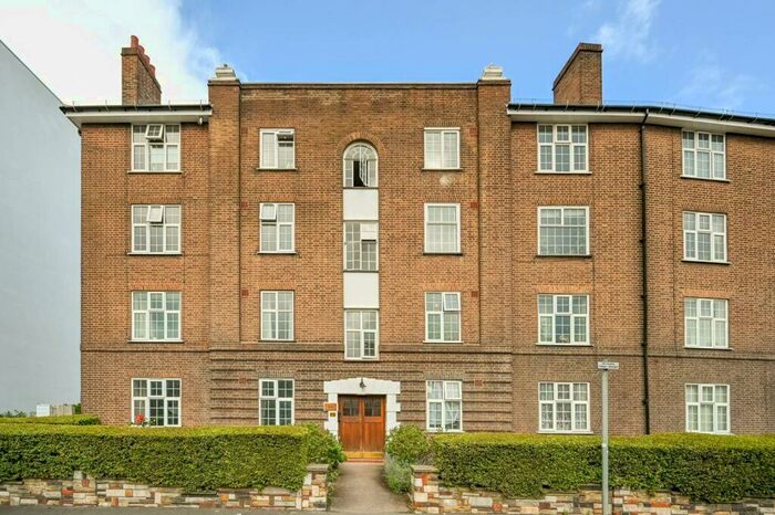 2 Bedroom Flat To Rent In Norbiton Hall, Kingston, Kingston Upon Thames, KT2