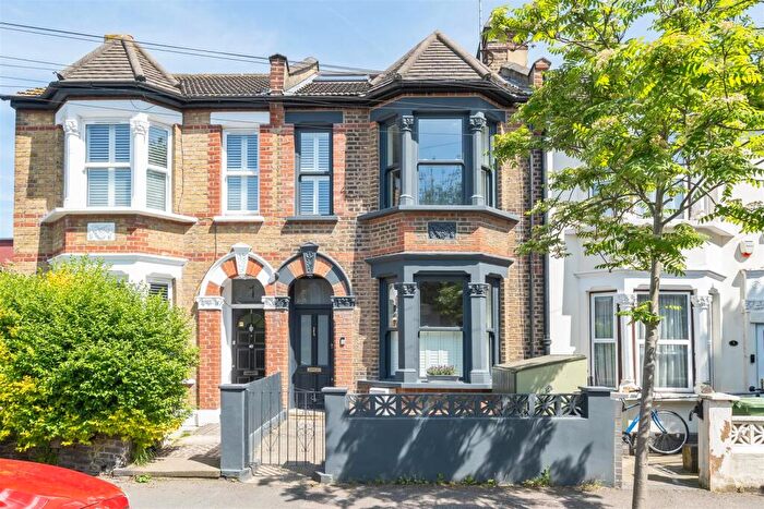 4 Bedroom Terraced House For Sale In Somerset Road, Walthamstow, E17