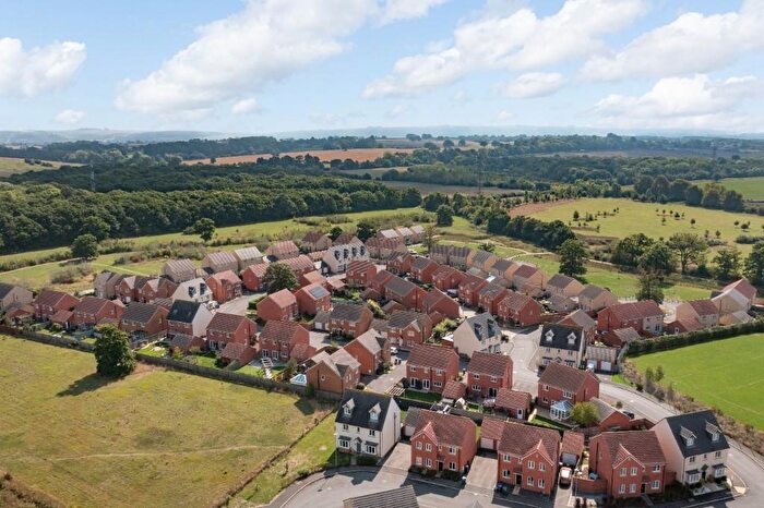 5 Bedroom Detached House For Sale In Castlemead, BA14