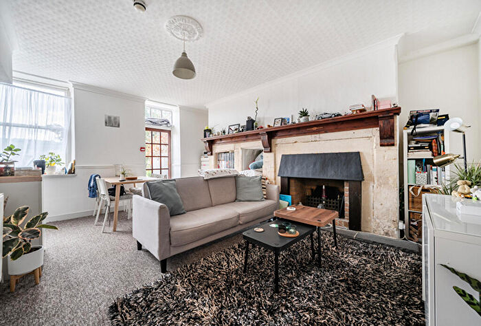 1 Bedroom Apartment For Sale In Bladud Buildings, Bath, Somerset, BA1