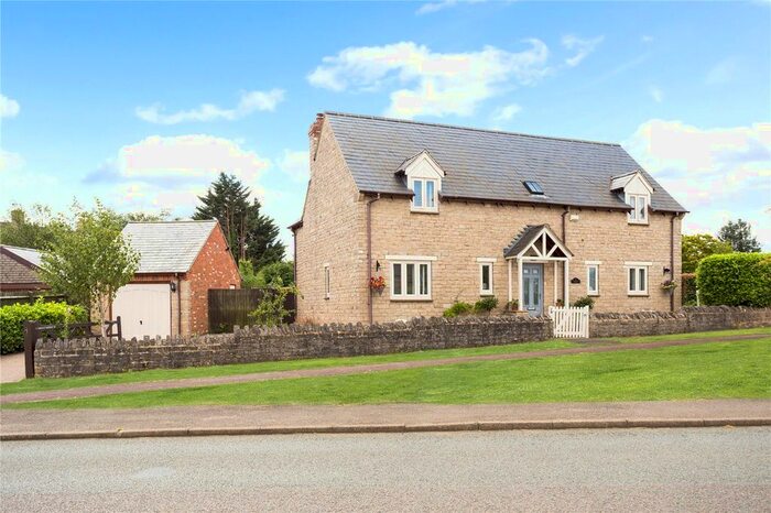 4 Bedroom Detached House For Sale In Broad Lane, Evenley, Brackley, Northamptonshire, NN13