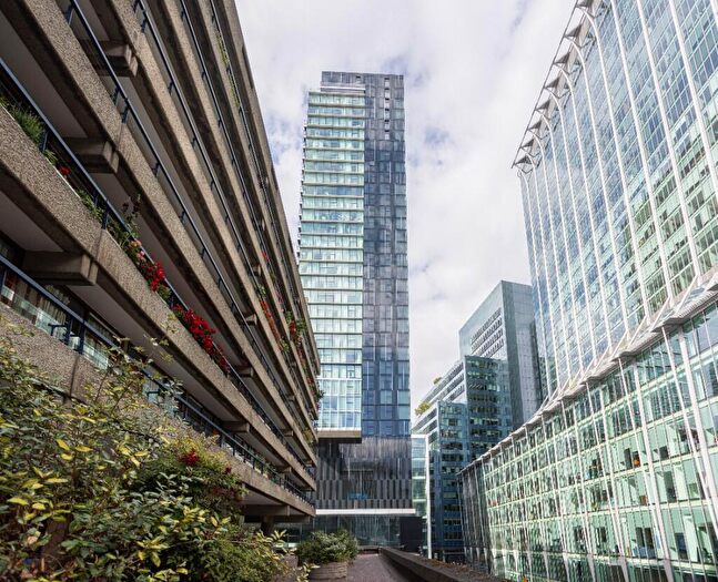 2 Bedroom Apartment To Rent In The Heron, Moorgate, London, EC2Y