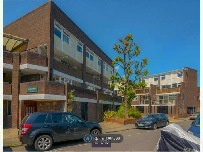 4 Bedroom Flat To Rent In Dale Court, Kingston Upon Thames, KT2